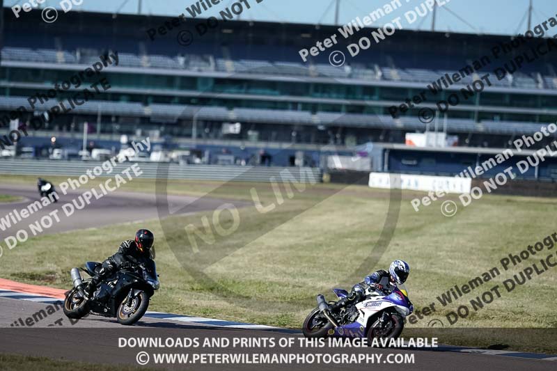 Rockingham no limits trackday;enduro digital images;event digital images;eventdigitalimages;no limits trackdays;peter wileman photography;racing digital images;rockingham raceway northamptonshire;rockingham trackday photographs;trackday digital images;trackday photos